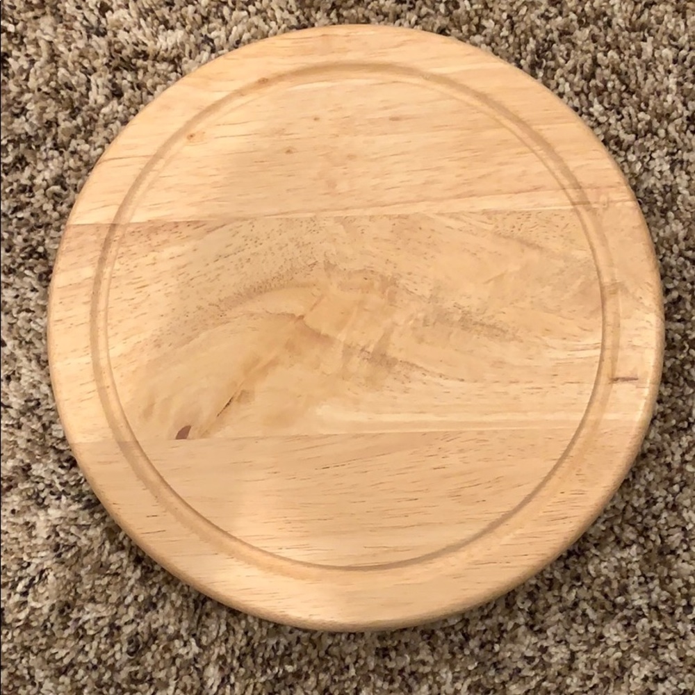 10” cheese board with swiveling knife compartment
